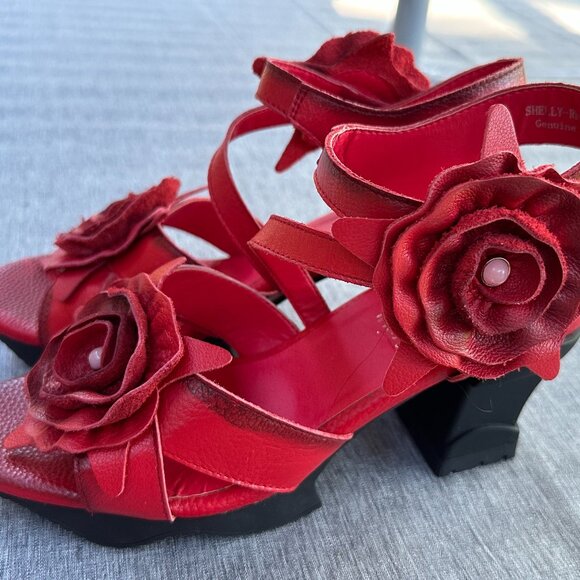 L'ARTISTE Shelly Red leather size 40/US 9 flower ankle strap shoes heels sandals - Picture 1 of 10